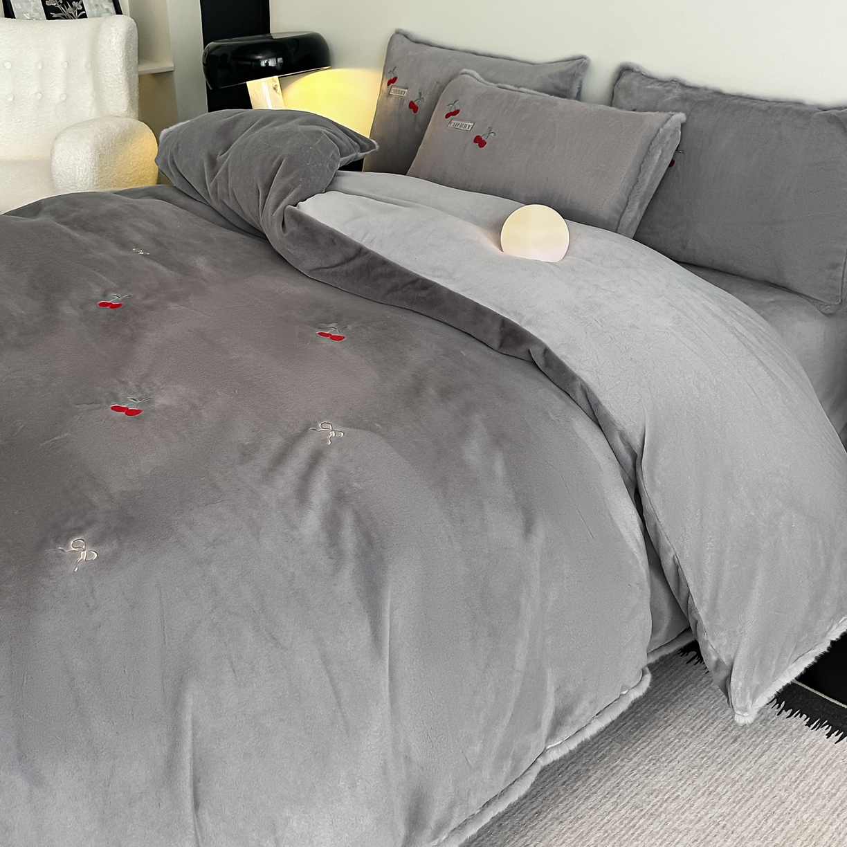 91家纺网 家纺一手货源 找家纺 乐坊 2025新款A类雪貂绒四件套 伯爵灰