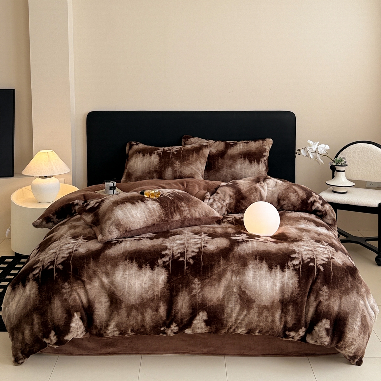 91家纺网 家纺一手货源 找家纺 眠博士 2025新款轻奢款美拉德印花兔兔绒四件套 树纹冬日咖