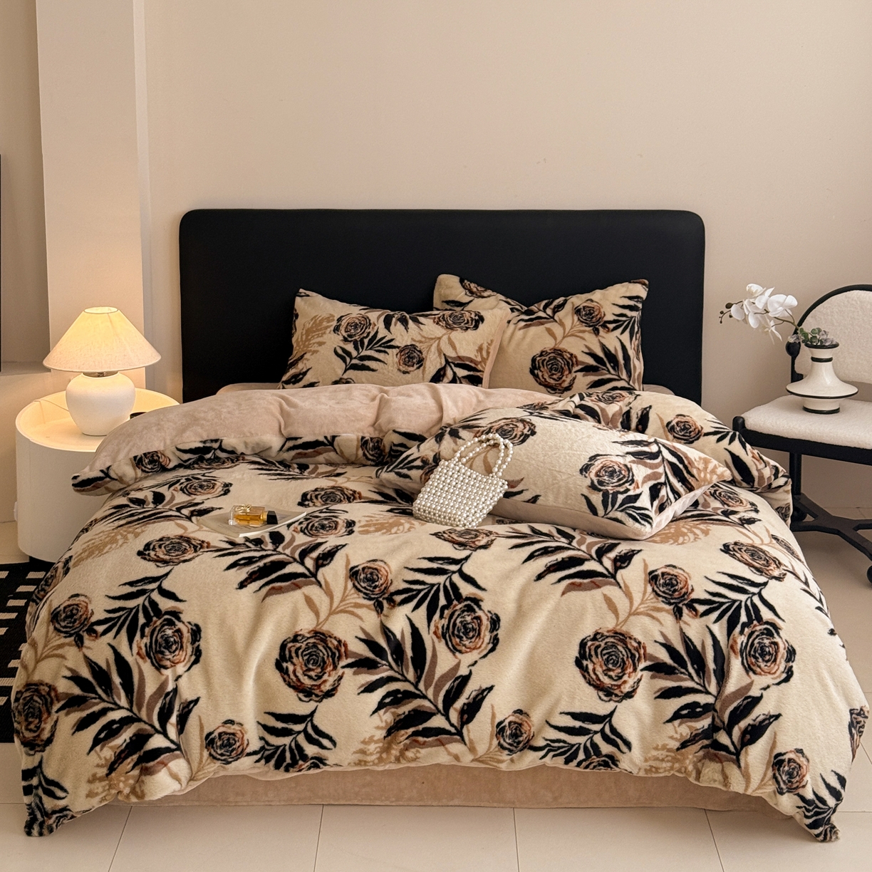 91家纺网 家纺一手货源 找家纺 眠博士 2025新款轻奢款美拉德印花兔兔绒四件套 花朵暖咖