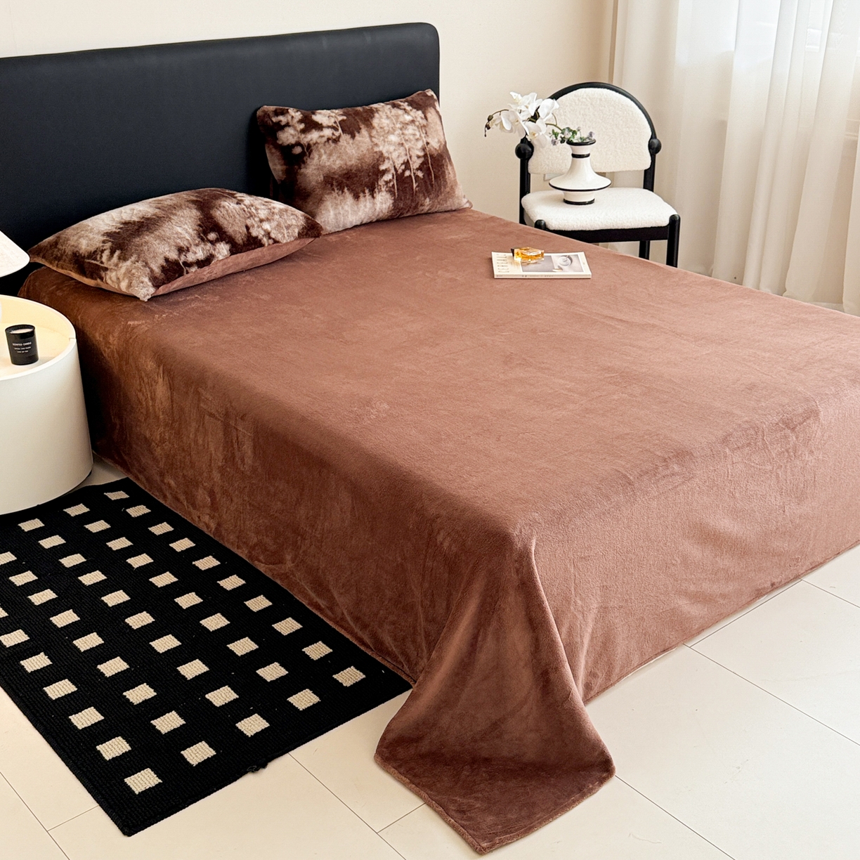 91家纺网 家纺一手货源 找家纺 眠博士 2025新款轻奢款美拉德印花兔兔绒四件套 树纹冬日咖