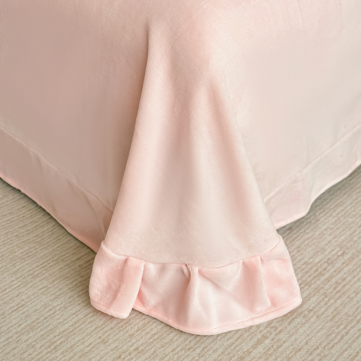 91家纺网 家纺一手货源 找家纺 乐坊 2025新款A类雪貂绒四件套 公主粉