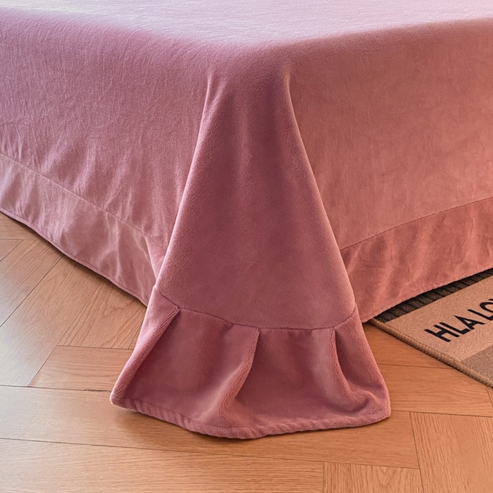 91家纺网 家纺一手货源 找家纺 鸿织源家纺 2025新款贴标系列牛奶绒四件套 豆沙红