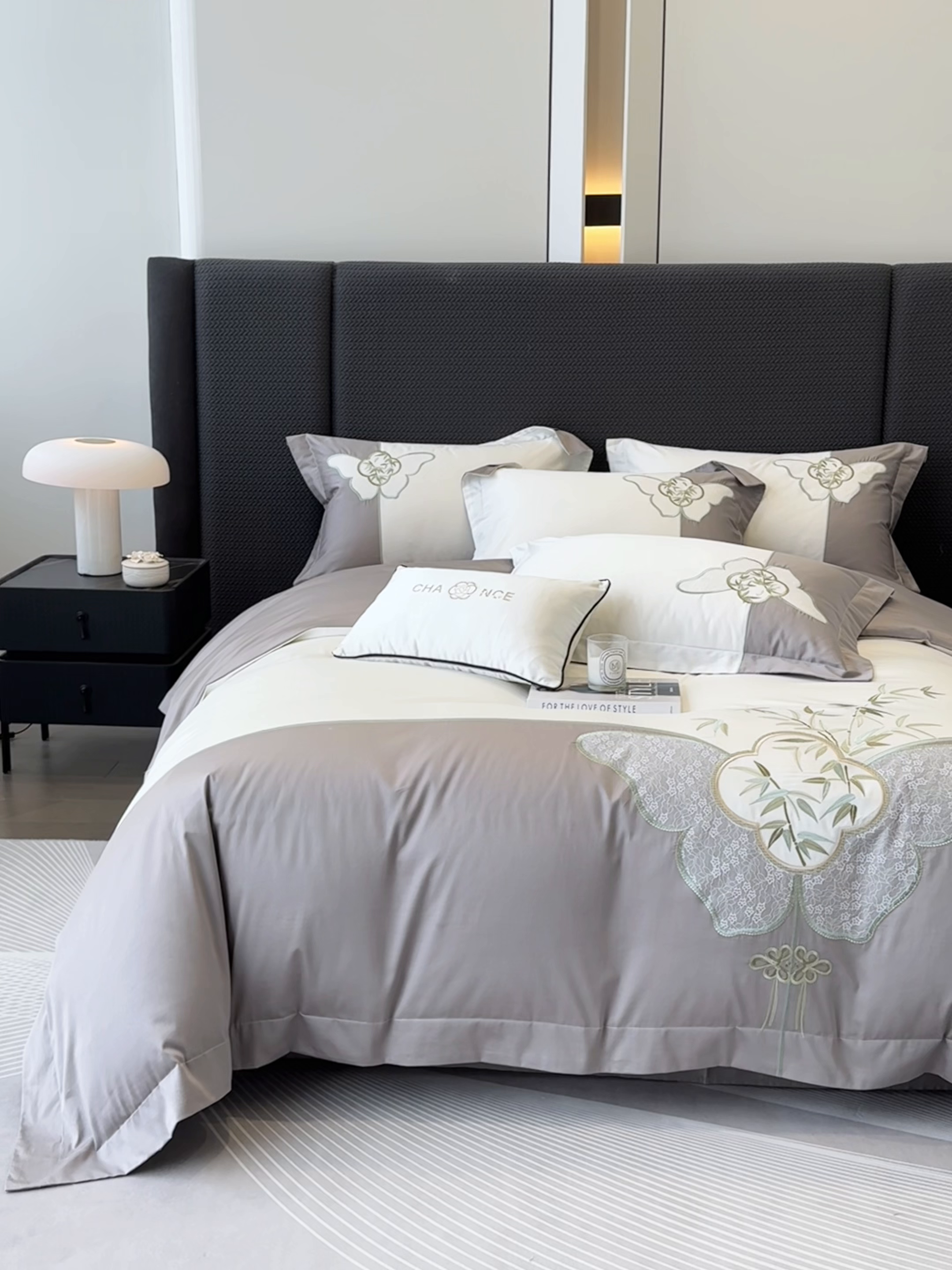 91家纺网 家纺一手货源 找家纺 丞音 新中式轻奢风A类长绒棉50s双股100支贡缎绣花全棉被套刺绣纯棉四件套床笠高档礼盒包装 竹叶清风-太空灰