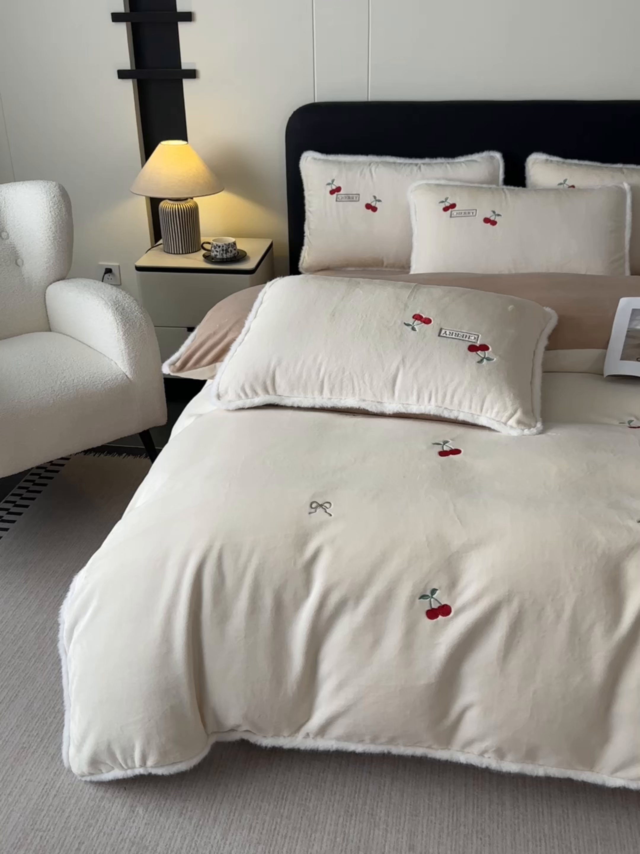 91家纺网 家纺一手货源 找家纺 乐坊 2025新款A类雪貂绒四件套 贝壳白