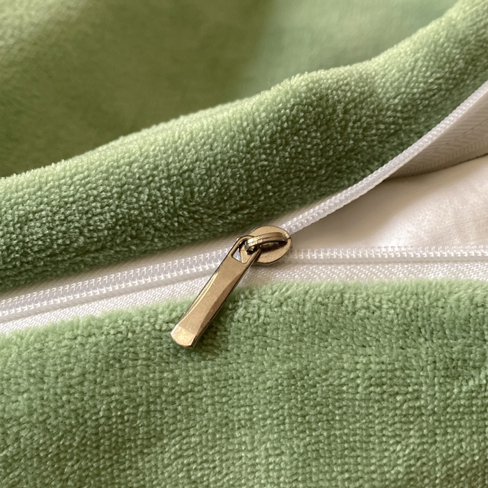 91家纺网 家纺一手货源 找家纺 鸿织源家纺 2025新款贴标系列牛奶绒四件套 果绿