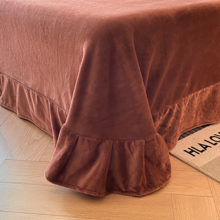 91家纺网 家纺一手货源 找家纺 鸿织源家纺 2025新款贴标系列牛奶绒四件套 焦糖色