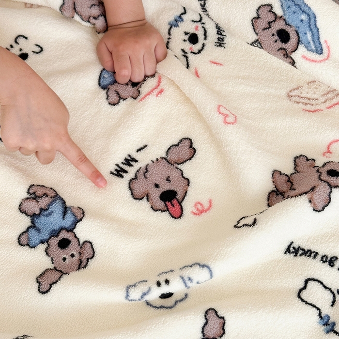 91家纺网 家纺一手货源 找家纺 嗨生活 2025新款雪粒绒双面绒贝壳边锁边居家办公多功能盖毯幼儿园毛毯儿童毛毯推车毯 波比狗