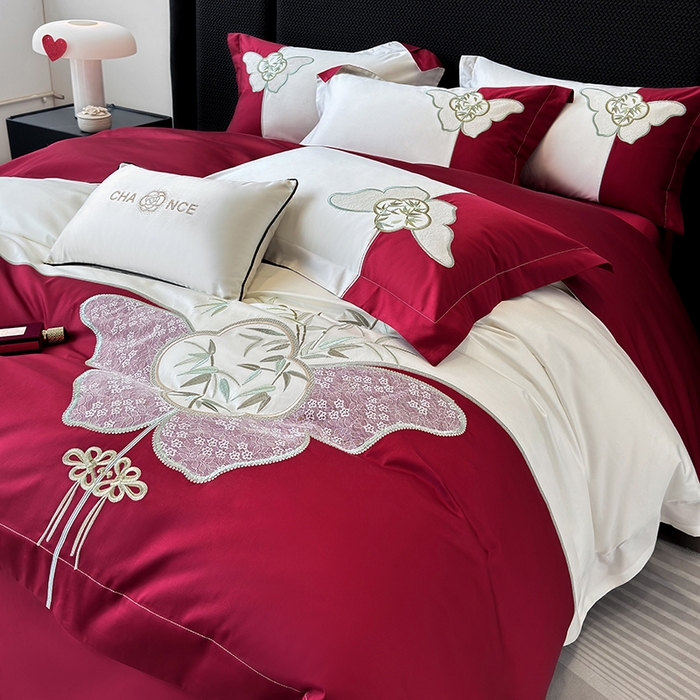 91家纺网 家纺一手货源 找家纺 丞音 新中式轻奢风A类长绒棉50s双股100支贡缎绣花全棉被套刺绣纯棉四件套床笠高档礼盒包装 竹叶清风-千禧红