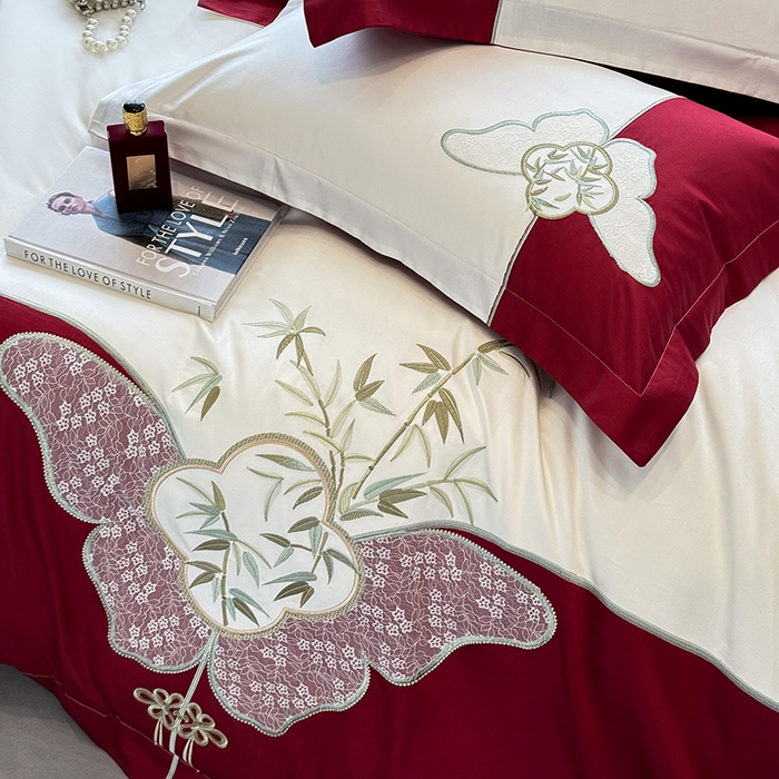 91家纺网 家纺一手货源 找家纺 丞音 新中式轻奢风A类长绒棉50s双股100支贡缎绣花全棉被套刺绣纯棉四件套床笠高档礼盒包装 竹叶清风-千禧红