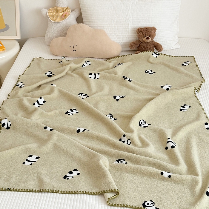 91家纺网 家纺一手货源 找家纺 嗨生活 2025新款雪粒绒双面绒贝壳边锁边居家办公多功能盖毯幼儿园毛毯儿童毛毯推车毯 可爱熊猫