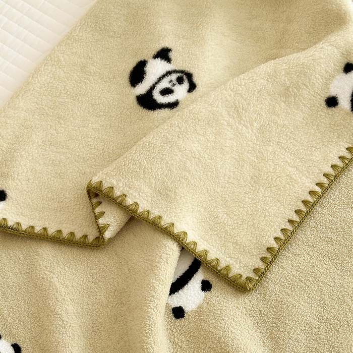 91家纺网 家纺一手货源 找家纺 嗨生活 2025新款雪粒绒双面绒贝壳边锁边居家办公多功能盖毯幼儿园毛毯儿童毛毯推车毯 可爱熊猫