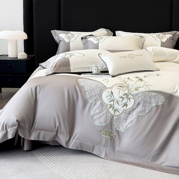 91家纺网 家纺一手货源 找家纺 丞音 新中式轻奢风A类长绒棉50s双股100支贡缎绣花全棉被套刺绣纯棉四件套床笠高档礼盒包装 竹叶清风-太空灰