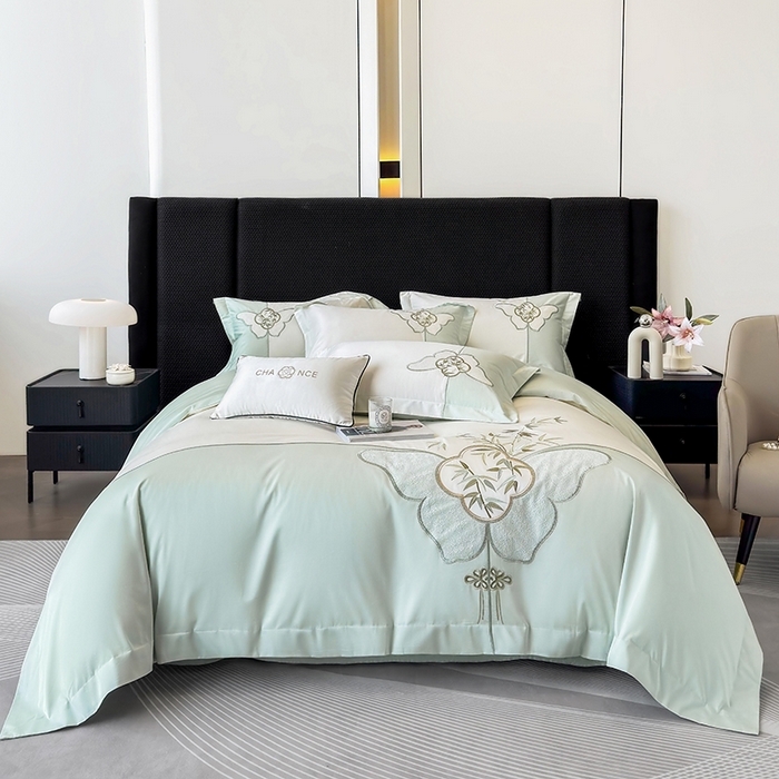 91家纺网 家纺一手货源 找家纺 丞音 新中式轻奢风A类长绒棉50s双股100支贡缎绣花全棉被套刺绣纯棉四件套床笠高档礼盒包装 竹叶清风-清新绿