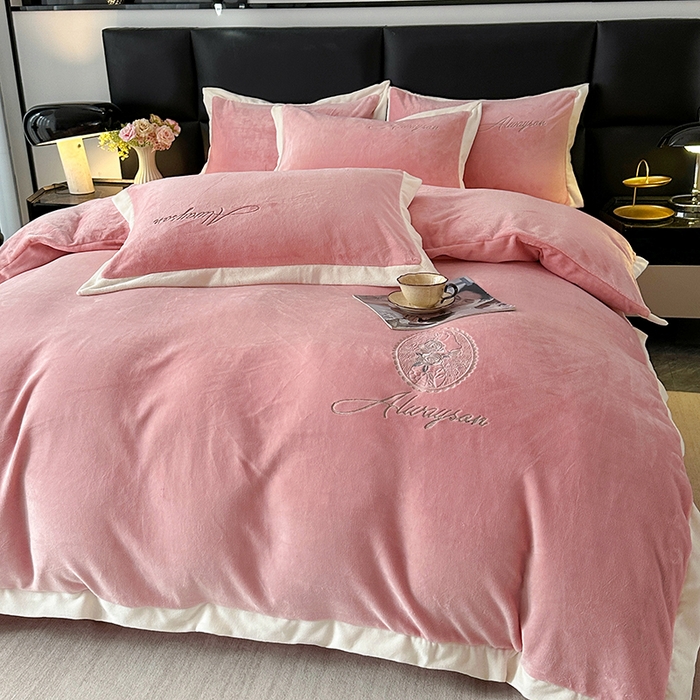 91家纺网 家纺一手货源 找家纺 （总）乐坊 2025新款全消光雕花绒牛奶绒刺绣四件套-香颂