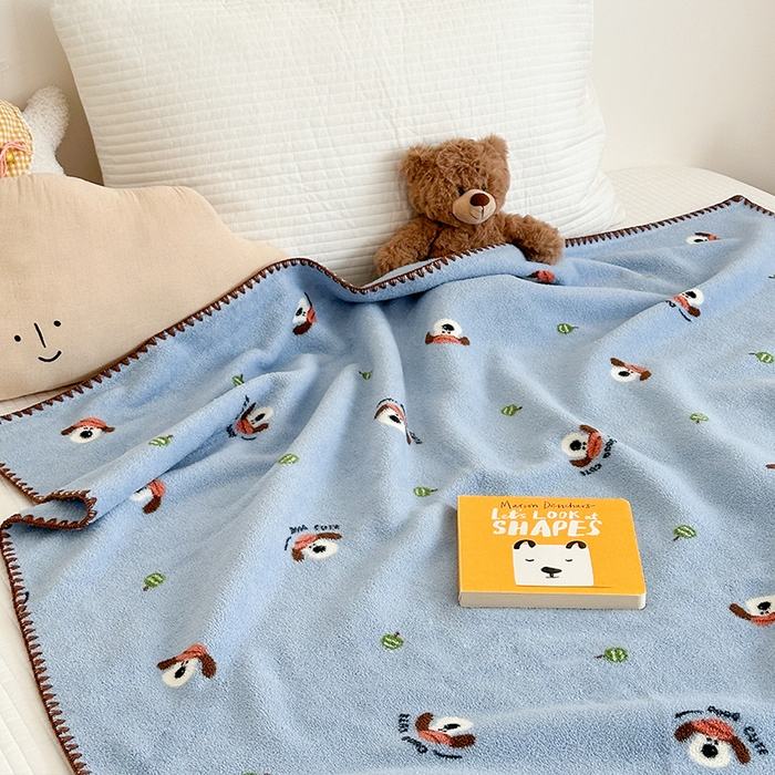 91家纺网 家纺一手货源 找家纺 嗨生活 2025新款雪粒绒双面绒贝壳边锁边居家办公多功能盖毯幼儿园毛毯儿童毛毯推车毯 俏皮小狗