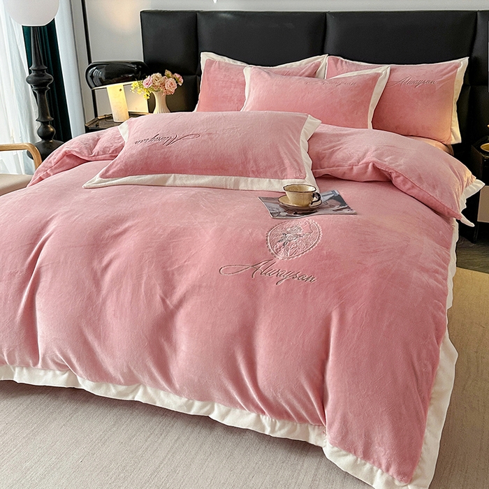 91家纺网 家纺一手货源 找家纺 （总）乐坊 2025新款全消光雕花绒牛奶绒刺绣四件套-香颂