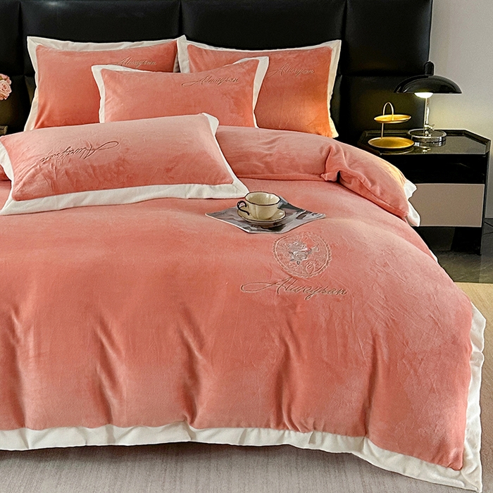 91家纺网 家纺一手货源 找家纺 乐坊 2025新款全消光雕花绒牛奶绒刺绣四件套-香颂 香颂-橘色