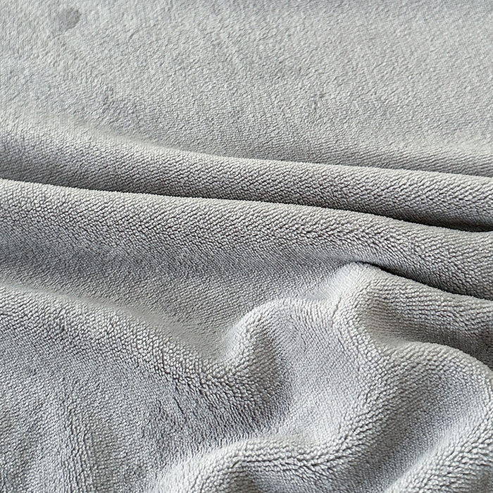 91家纺网 家纺一手货源 找家纺 乐坊 2025新款全消光雕花绒牛奶绒刺绣四件套-香颂 香颂-灰色