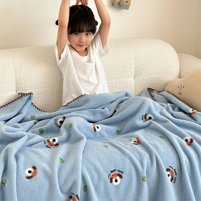 91家纺网 家纺一手货源 找家纺 嗨生活 2025新款雪粒绒双面绒贝壳边锁边居家办公多功能盖毯幼儿园毛毯儿童毛毯推车毯 俏皮小狗