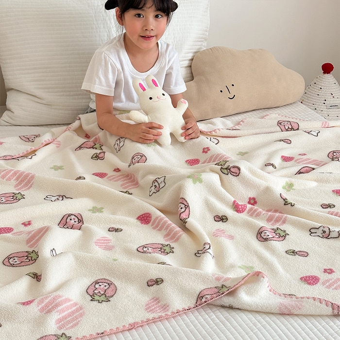 91家纺网 家纺一手货源 找家纺 嗨生活 2025新款雪粒绒双面绒贝壳边锁边居家办公多功能盖毯幼儿园毛毯儿童毛毯推车毯 甜心小兔