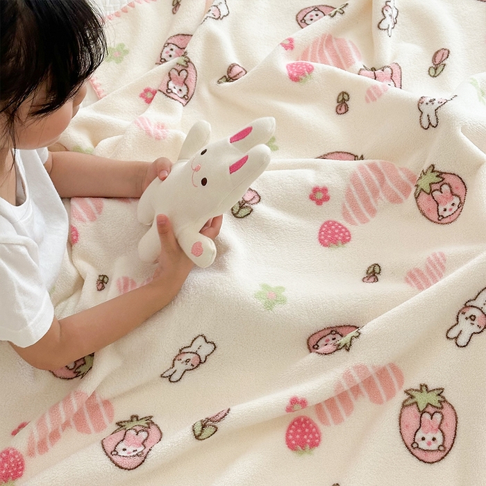 91家纺网 家纺一手货源 找家纺 嗨生活 2025新款雪粒绒双面绒贝壳边锁边居家办公多功能盖毯幼儿园毛毯儿童毛毯推车毯 甜心小兔