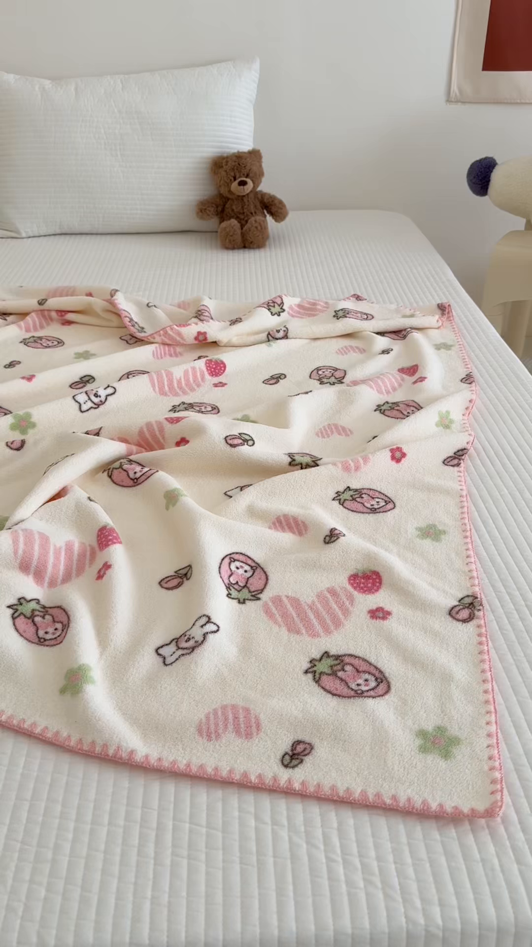 91家纺网 家纺一手货源 找家纺 嗨生活 2025新款雪粒绒双面绒贝壳边锁边居家办公多功能盖毯幼儿园毛毯儿童毛毯推车毯 甜心小兔