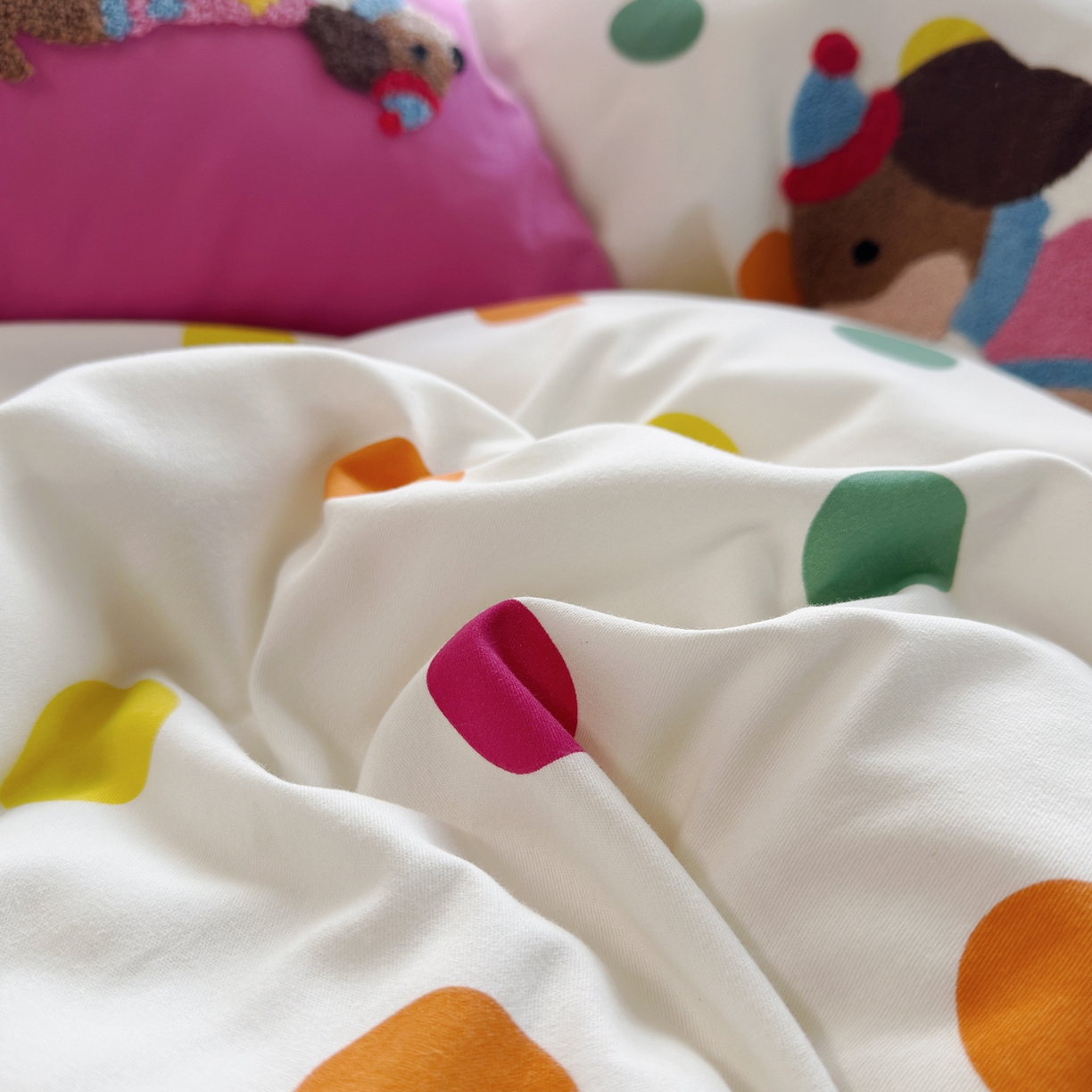 91家纺网 家纺一手货源 找家纺 怡家居 2025新款全棉纯棉磨毛绣花四件套-普通款 彩虹狗狗