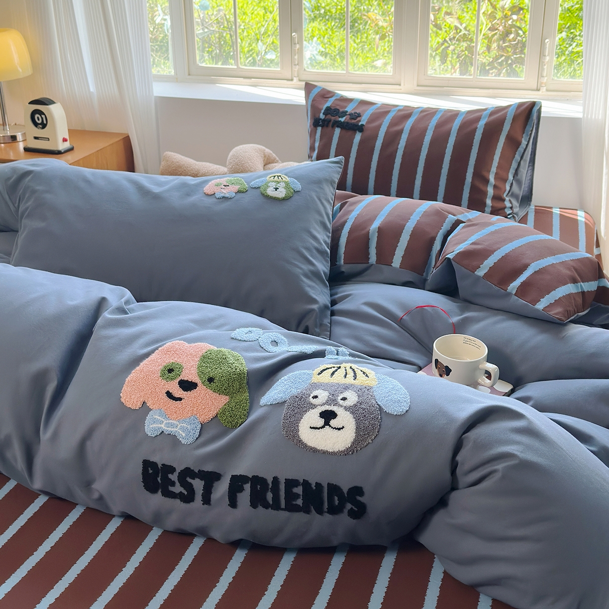 91家纺网 家纺一手货源 找家纺 怡家居 2025新款全棉纯棉磨毛绣花四件套-普通款 布丁狗