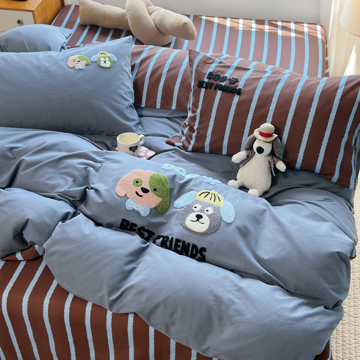 91家纺网 家纺一手货源 找家纺 怡家居 2025新款全棉纯棉磨毛绣花四件套-普通款 布丁狗