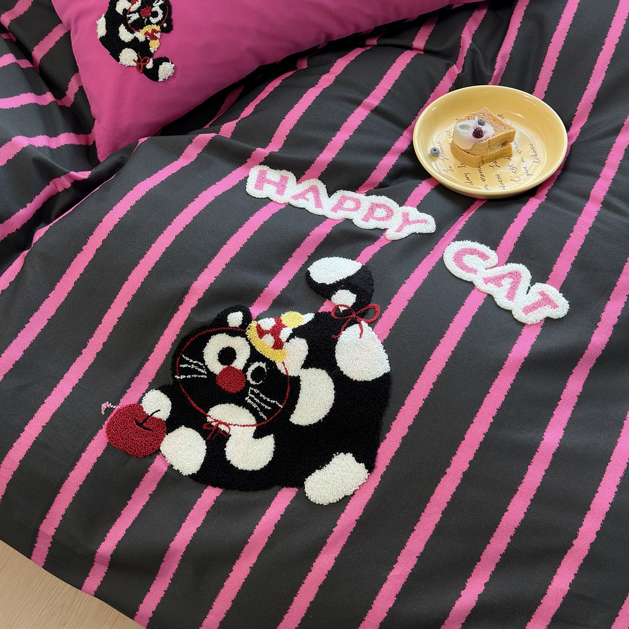 91家纺网 家纺一手货源 找家纺 怡家居 2025新款全棉纯棉磨毛绣花四件套-普通款 魔法喵