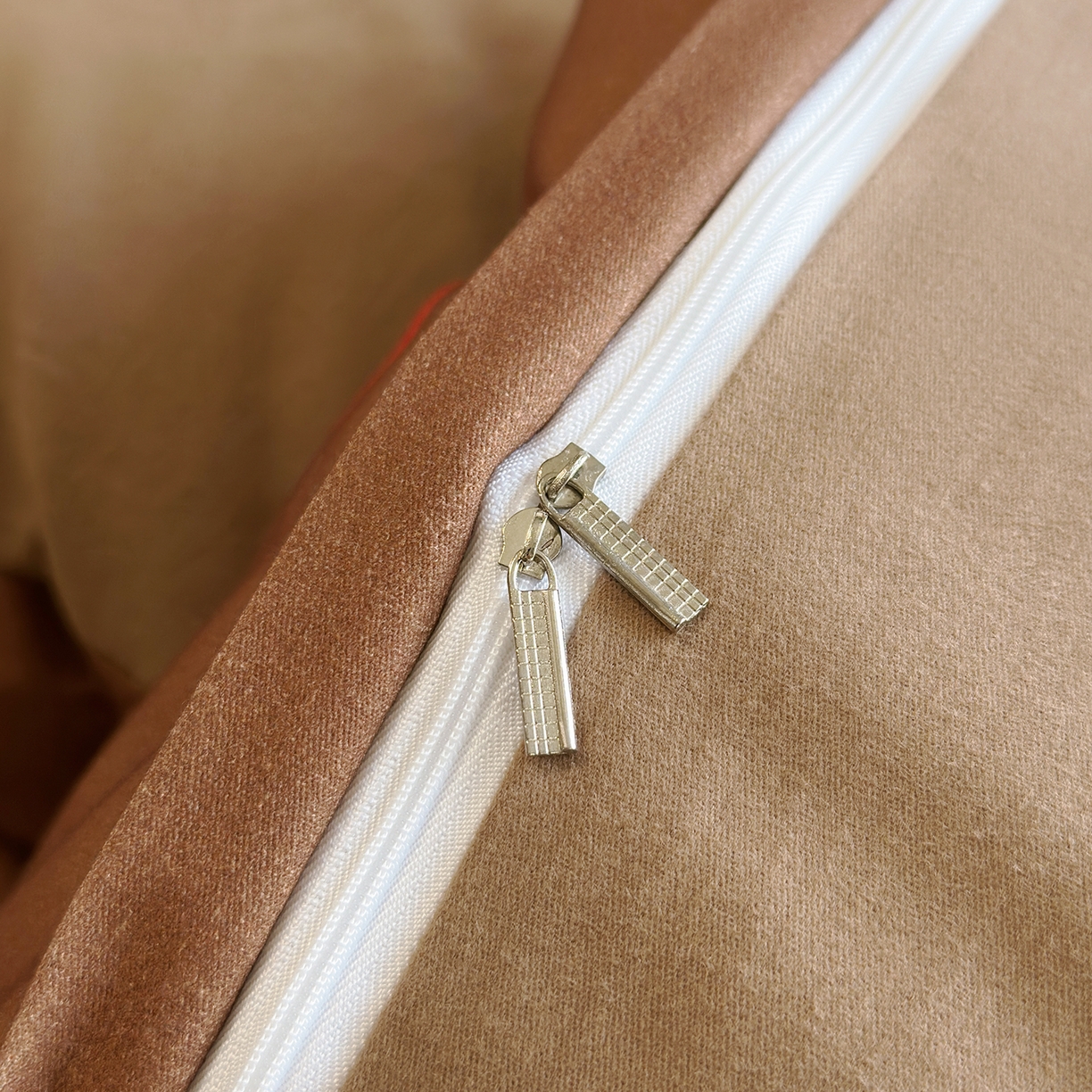 91家纺网 家纺一手货源 找家纺 怡家居 2025新款全棉纯棉磨毛绣花四件套-普通款 七彩小熊