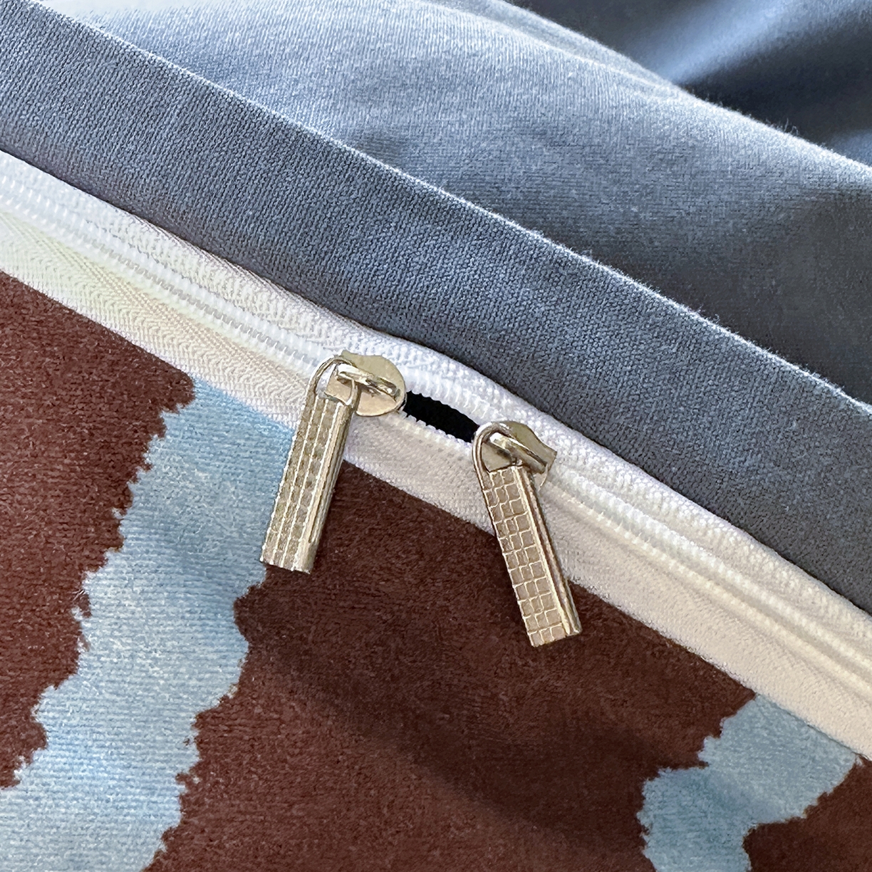 91家纺网 家纺一手货源 找家纺 怡家居 2025新款全棉纯棉磨毛绣花四件套-普通款 布丁狗