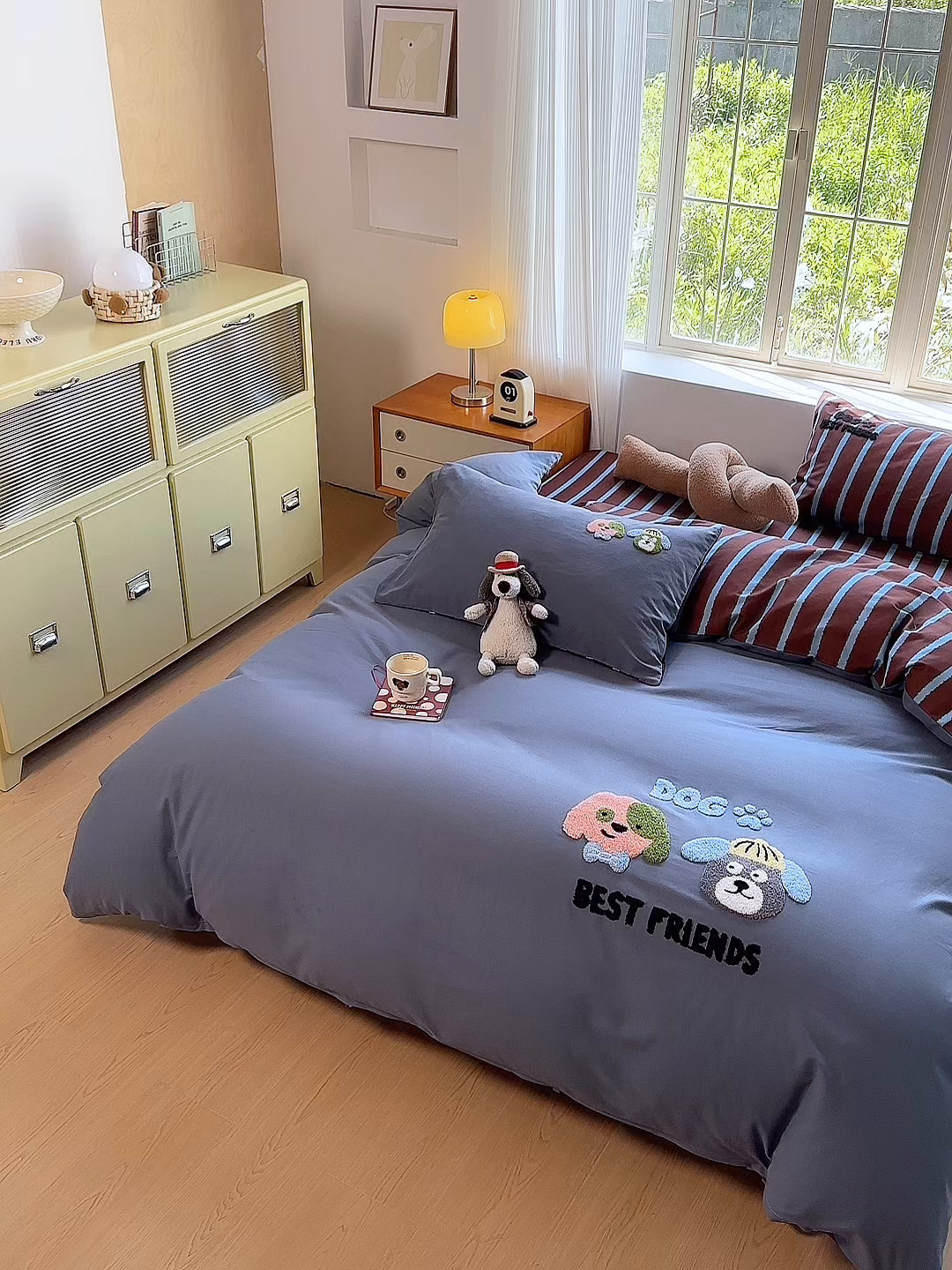 91家纺网 家纺一手货源 找家纺 怡家居 2025新款全棉纯棉磨毛绣花四件套-普通款 布丁狗