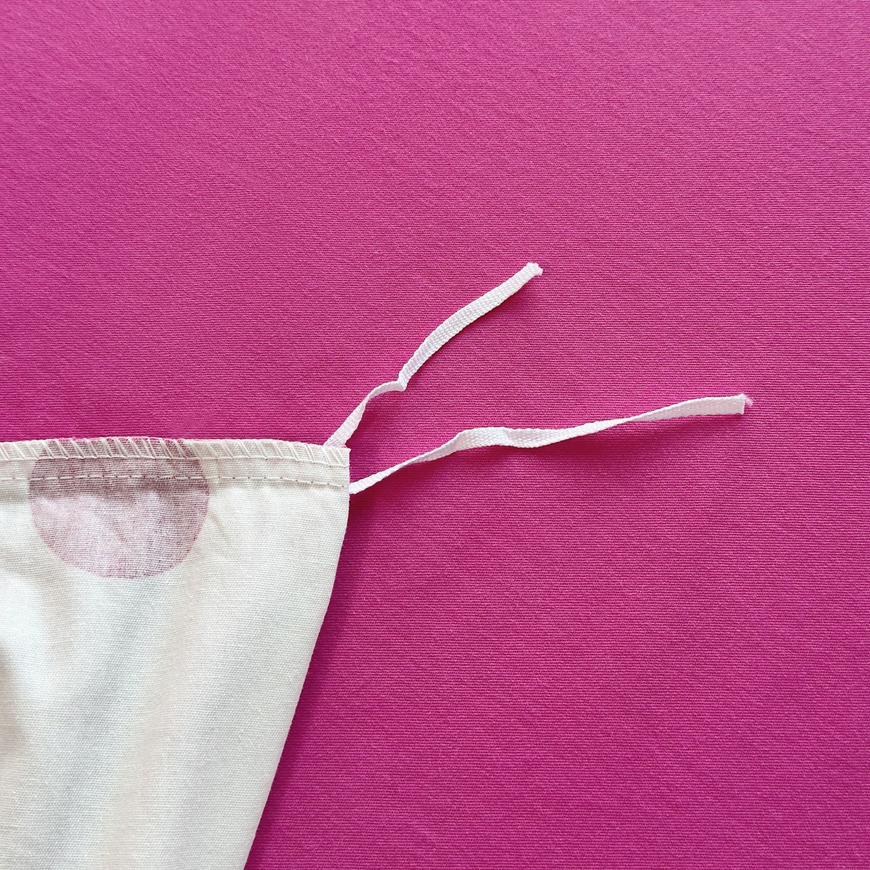 91家纺网 家纺一手货源 找家纺 怡家居 2025新款全棉纯棉磨毛绣花四件套-普通款 彩虹狗狗