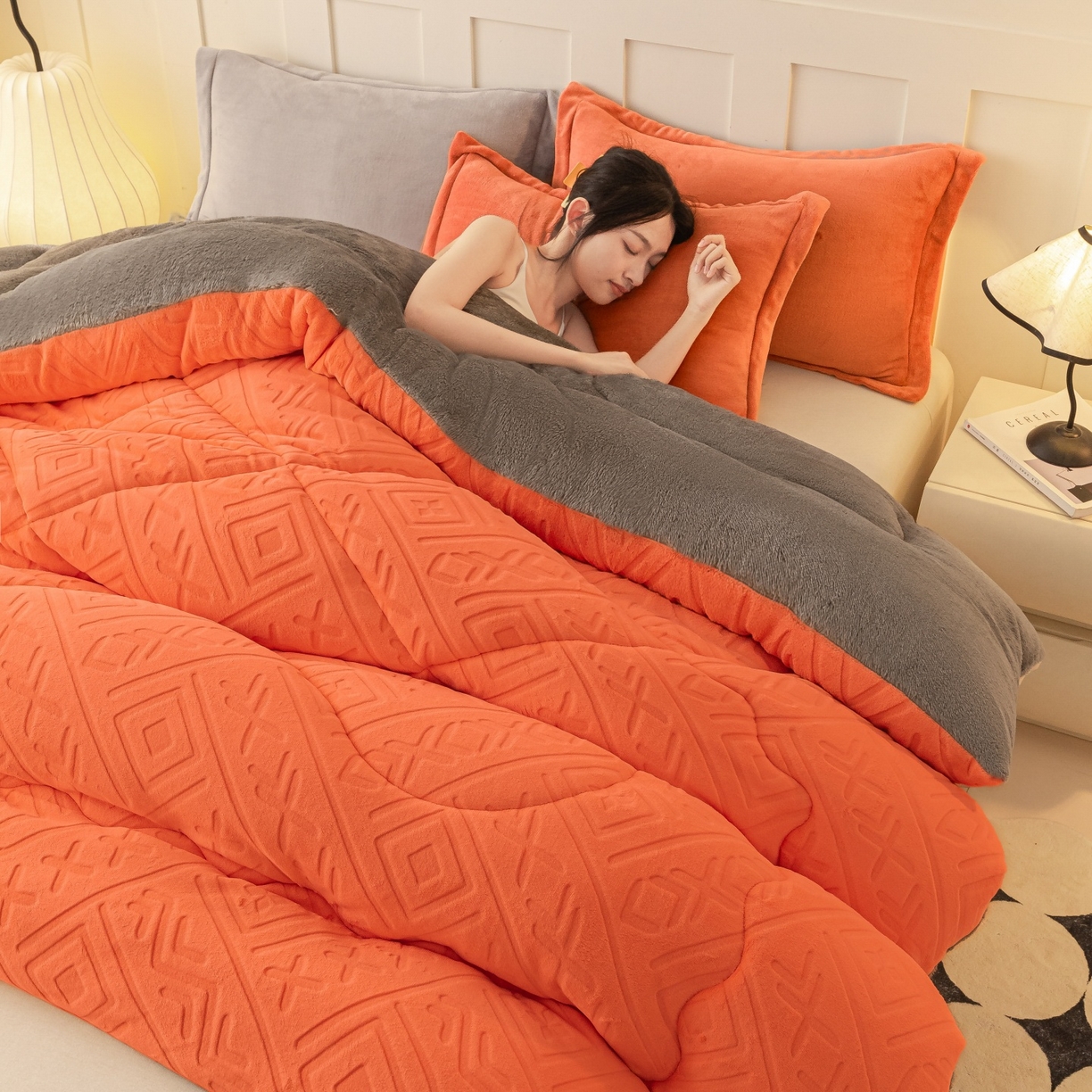 91家纺网 家纺一手货源 找家纺 美澳家纺 2025新款5D雕花绒牛奶绒宝宝绒加厚保暖纯色冬被被子被芯 爱玛橙