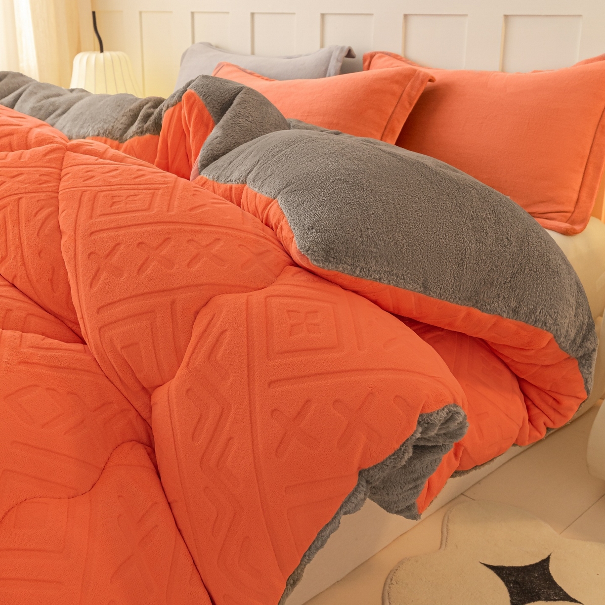 91家纺网 家纺一手货源 找家纺 美澳家纺 2025新款5D雕花绒牛奶绒宝宝绒加厚保暖纯色冬被被子被芯 爱玛橙