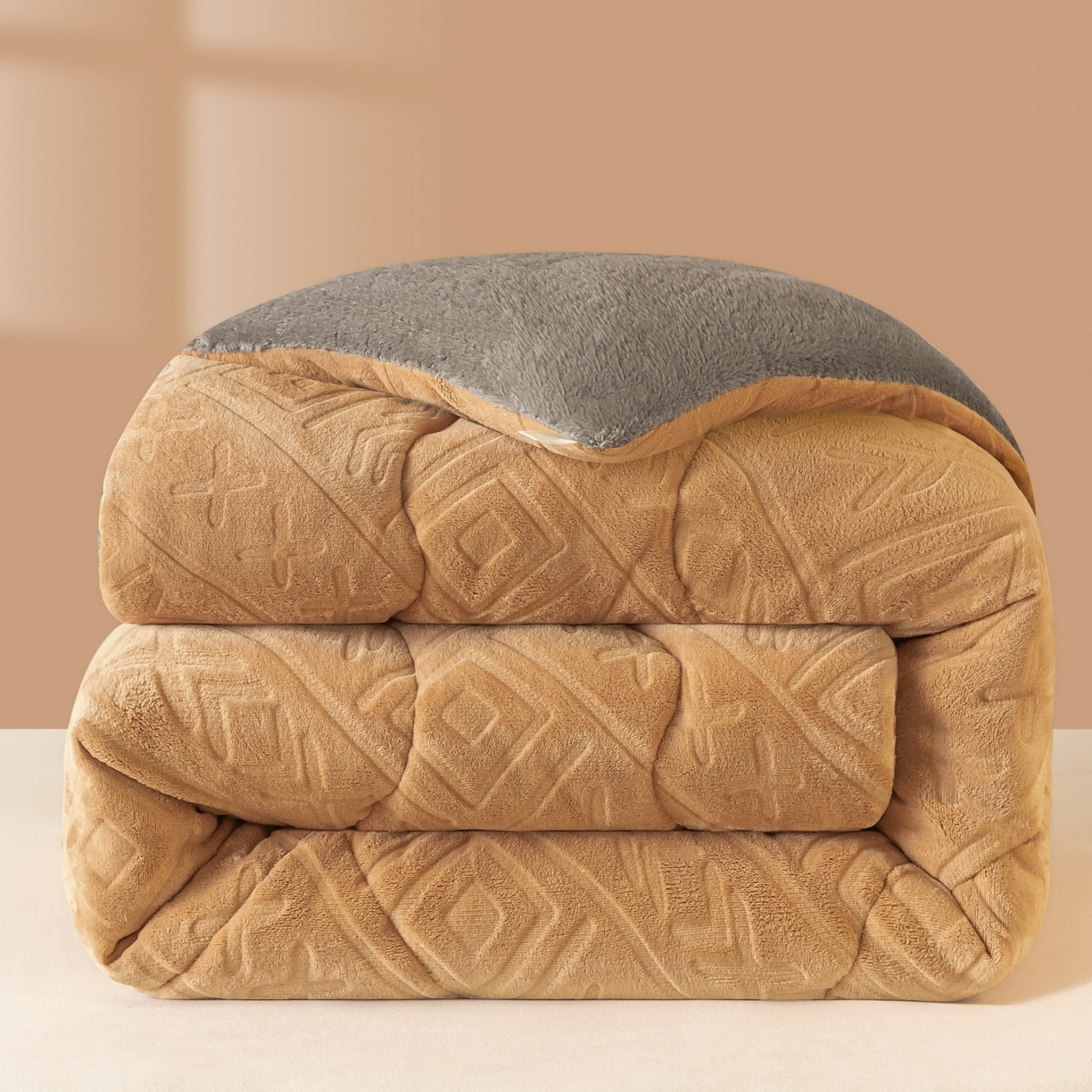 91家纺网 家纺一手货源 找家纺 美澳家纺 2025新款5D雕花绒牛奶绒宝宝绒加厚保暖纯色冬被被子被芯 咖啡