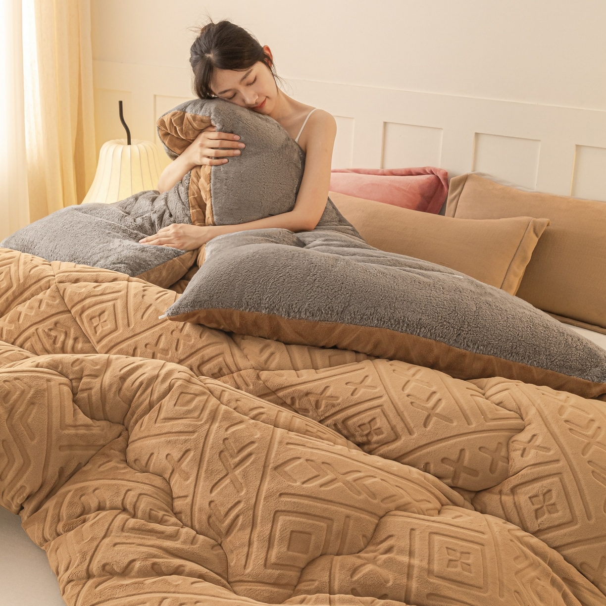 91家纺网 家纺一手货源 找家纺 美澳家纺 2025新款5D雕花绒牛奶绒宝宝绒加厚保暖纯色冬被被子被芯 咖啡