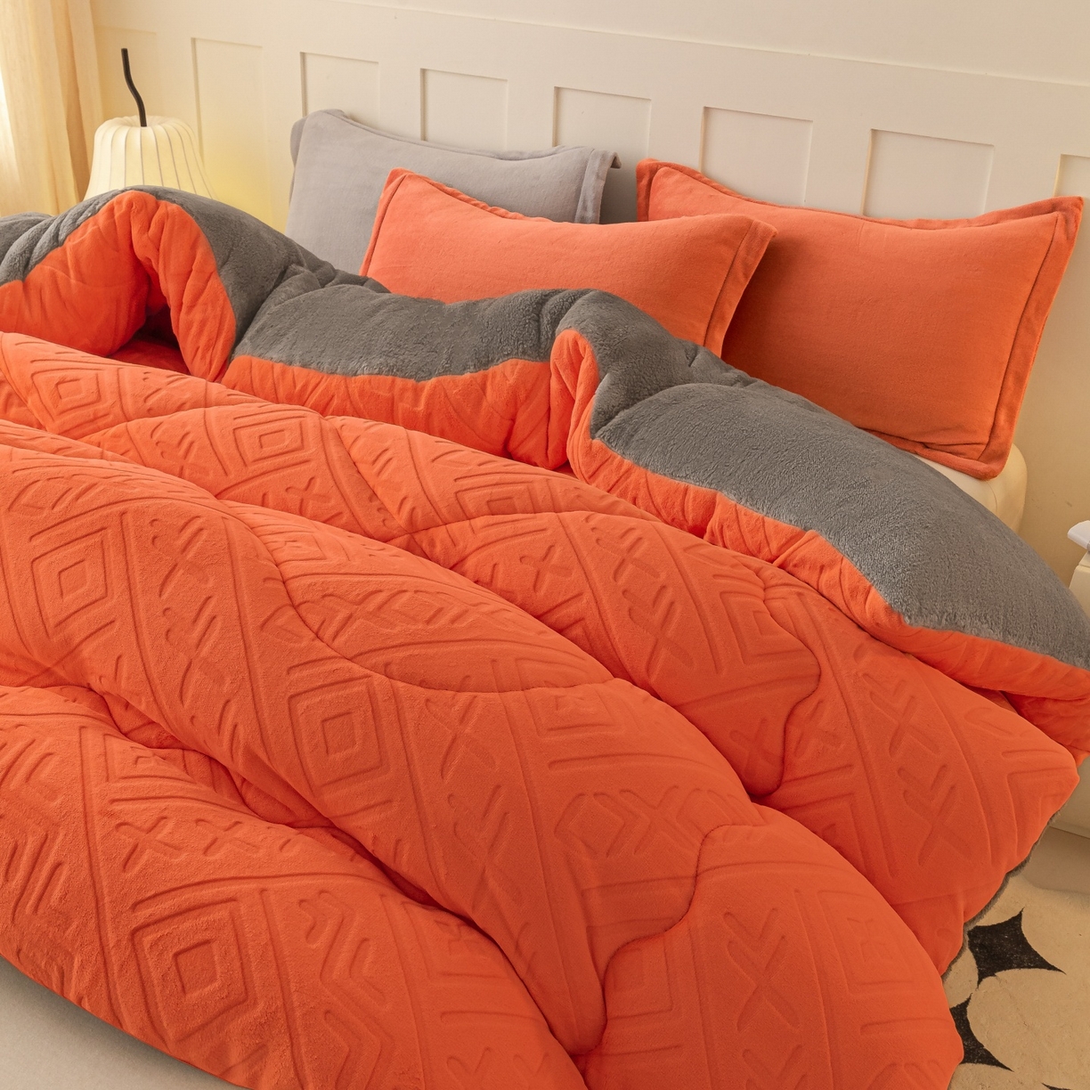 91家纺网 家纺一手货源 找家纺 美澳家纺 2025新款5D雕花绒牛奶绒宝宝绒加厚保暖纯色冬被被子被芯 爱玛橙