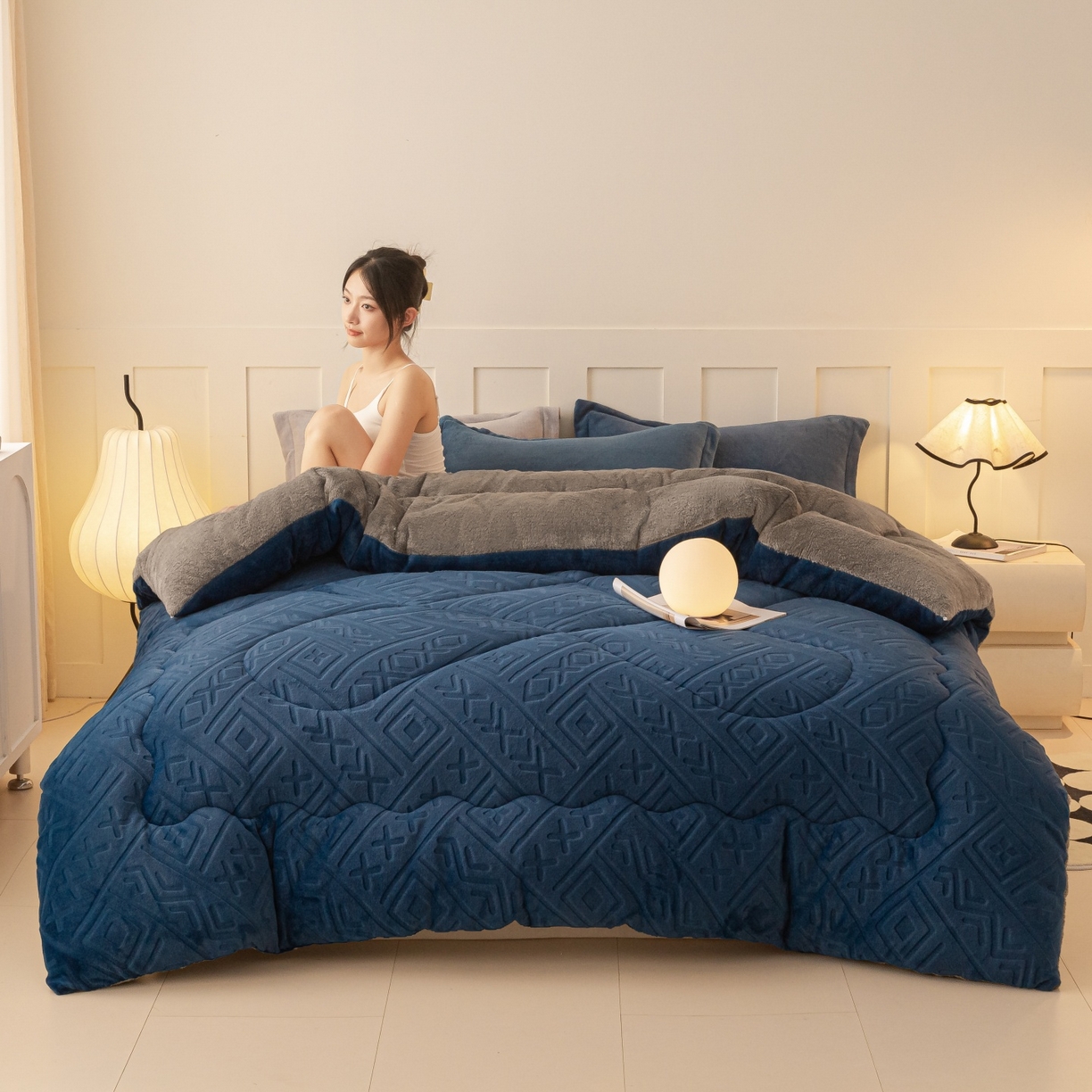 91家纺网 家纺一手货源 找家纺 美澳家纺 2025新款5D雕花绒牛奶绒宝宝绒加厚保暖纯色冬被被子被芯 宝石蓝