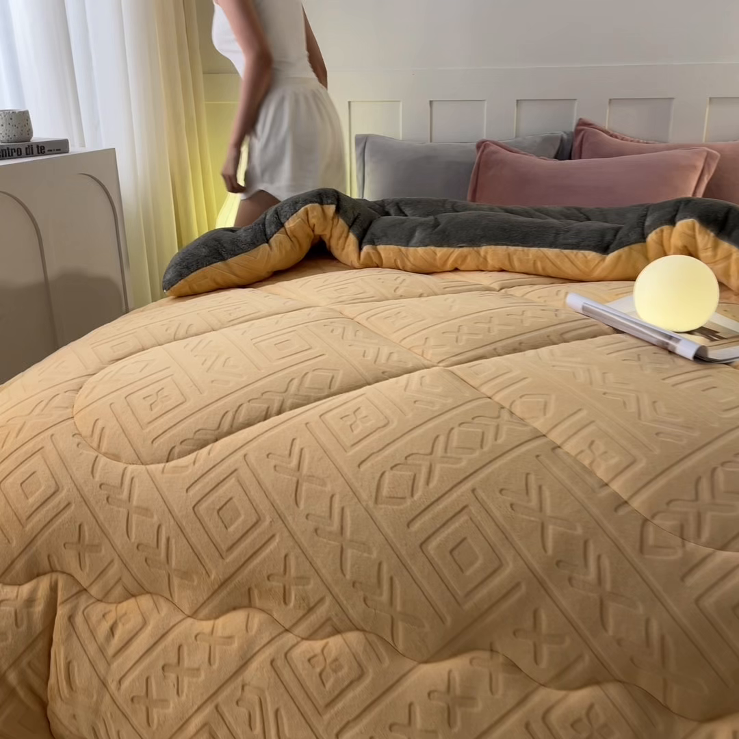 91家纺网 家纺一手货源 找家纺 美澳家纺 2025新款5D雕花绒牛奶绒宝宝绒加厚保暖纯色冬被被子被芯 咖啡