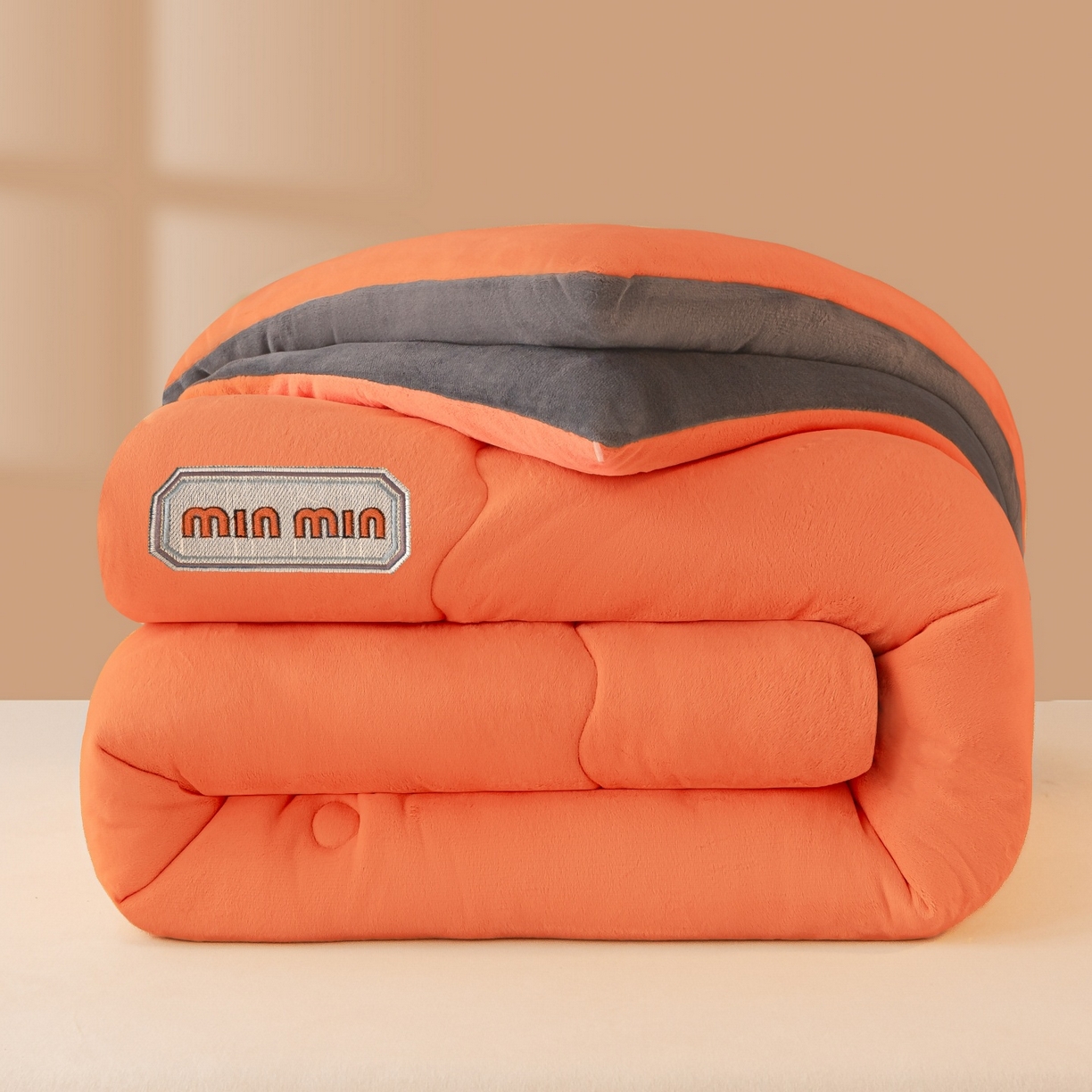 91家纺网 家纺一手货源 找家纺 美澳家纺 2025新款牛奶绒刺绣加厚保暖纯色冬被 被子被芯（可定制尺寸）（跨境外贸） MI-橙