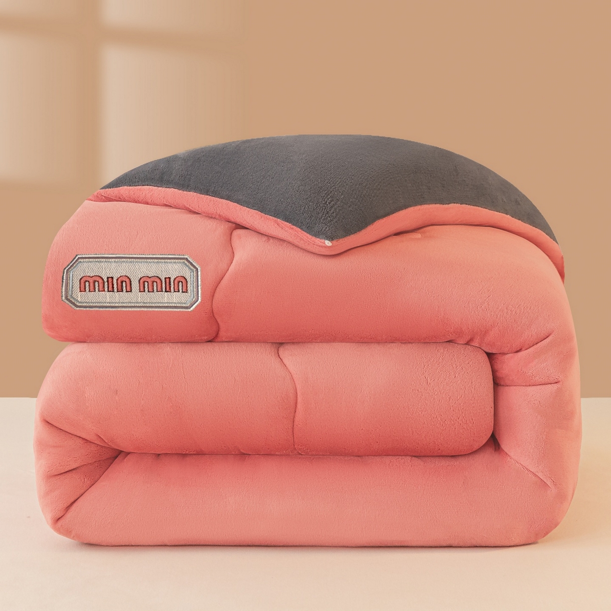 91家纺网 家纺一手货源 找家纺 美澳家纺 2025新款牛奶绒刺绣加厚保暖纯色冬被 被子被芯（可定制尺寸）（跨境外贸） MI-豆沙