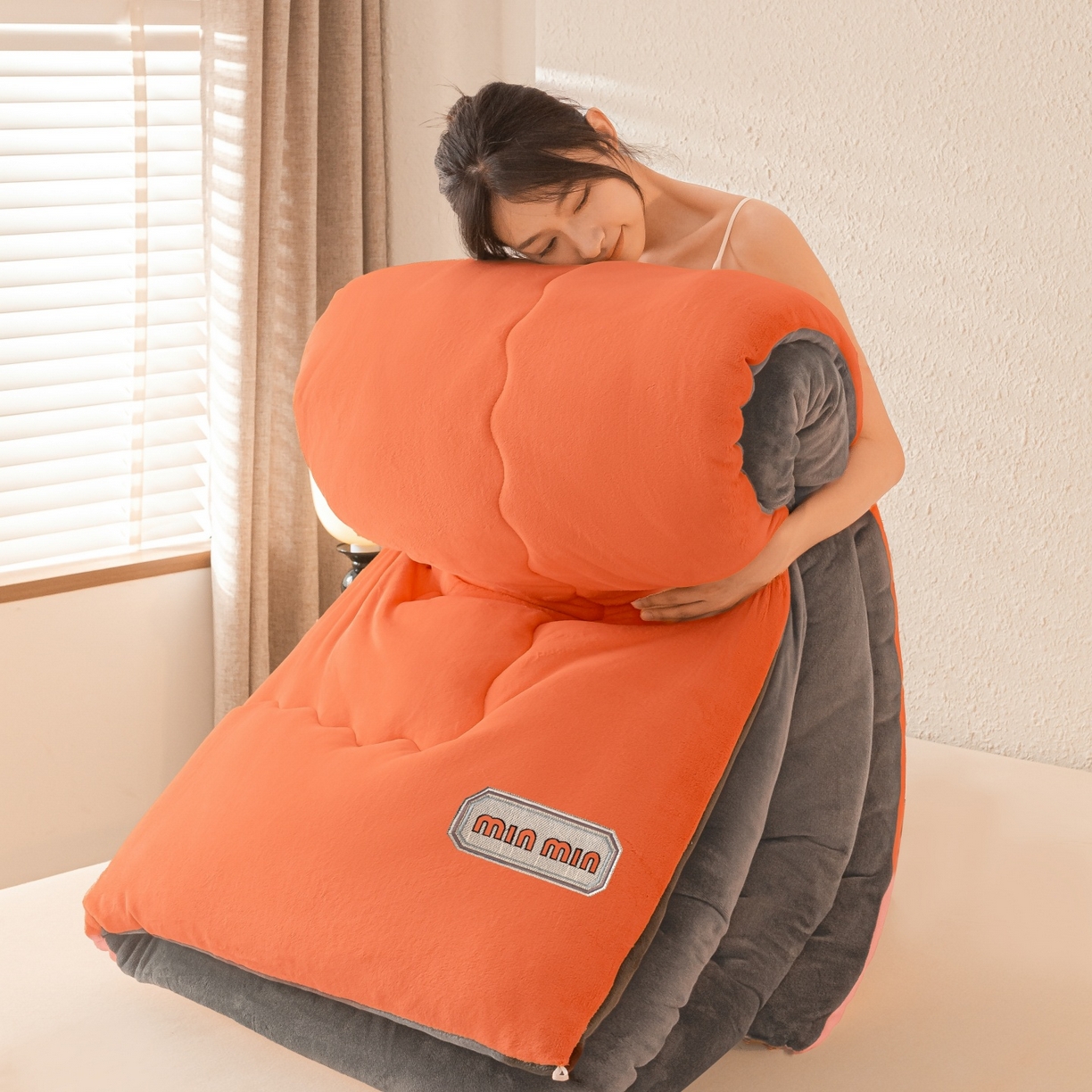 美澳家纺 2025新款牛奶绒刺绣加厚保暖纯色冬被 被子被芯（可定制尺寸）（跨境外贸） MI-橙