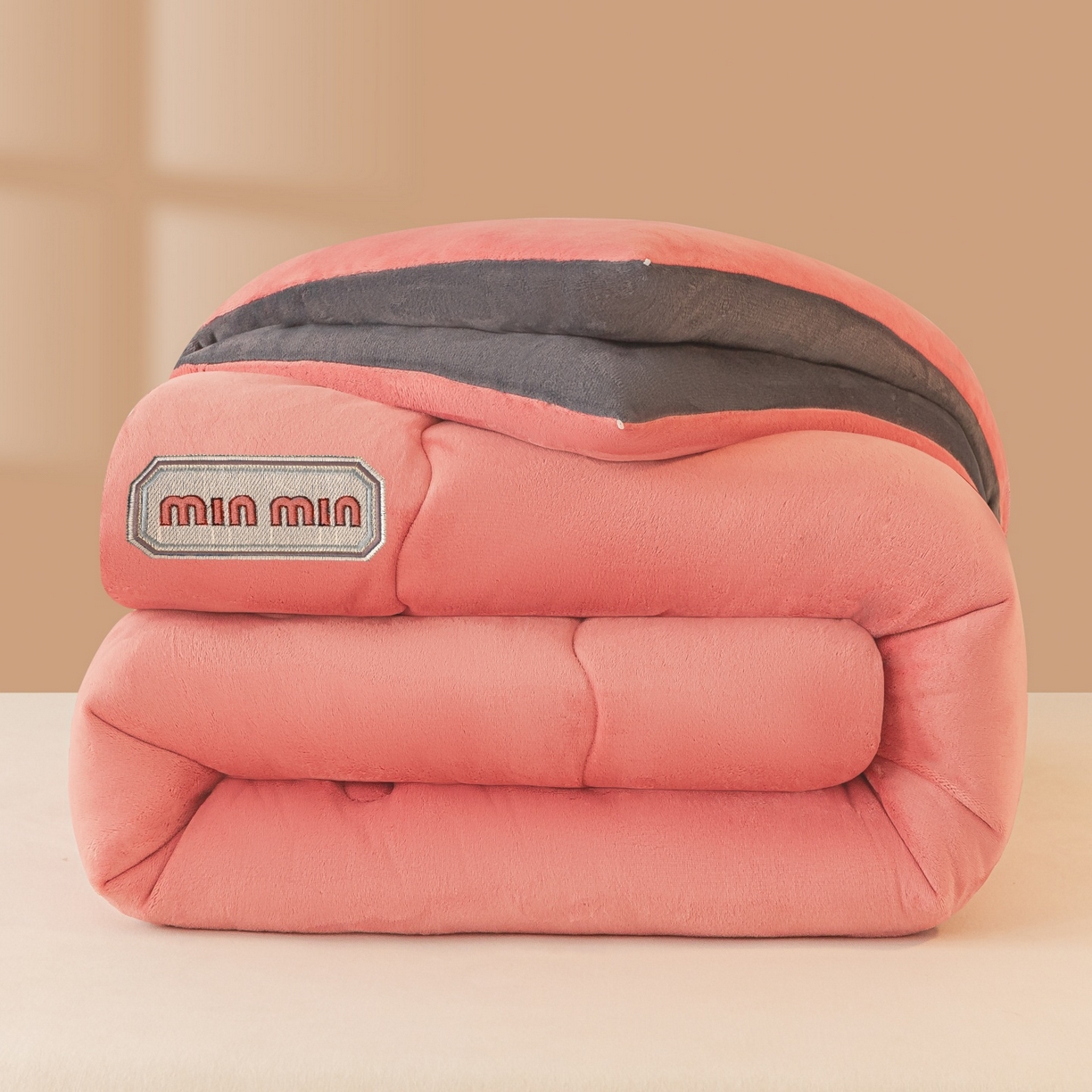 91家纺网 家纺一手货源 找家纺 美澳家纺 2025新款牛奶绒刺绣加厚保暖纯色冬被 被子被芯（可定制尺寸）（跨境外贸） MI-豆沙