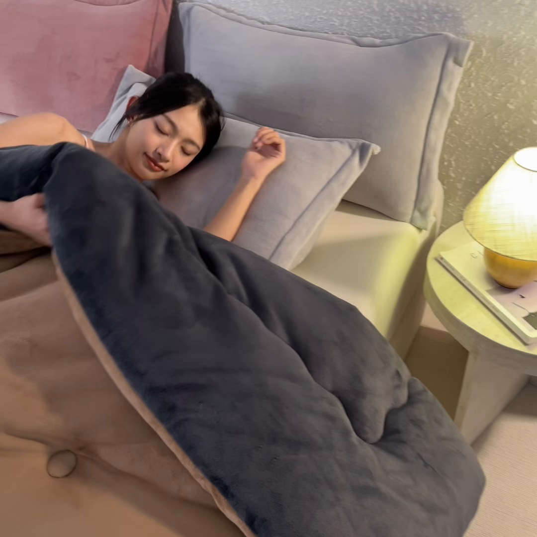 91家纺网 家纺一手货源 找家纺 美澳家纺 2025新款牛奶绒刺绣加厚保暖纯色冬被 被子被芯（可定制尺寸）（跨境外贸） MI-橙