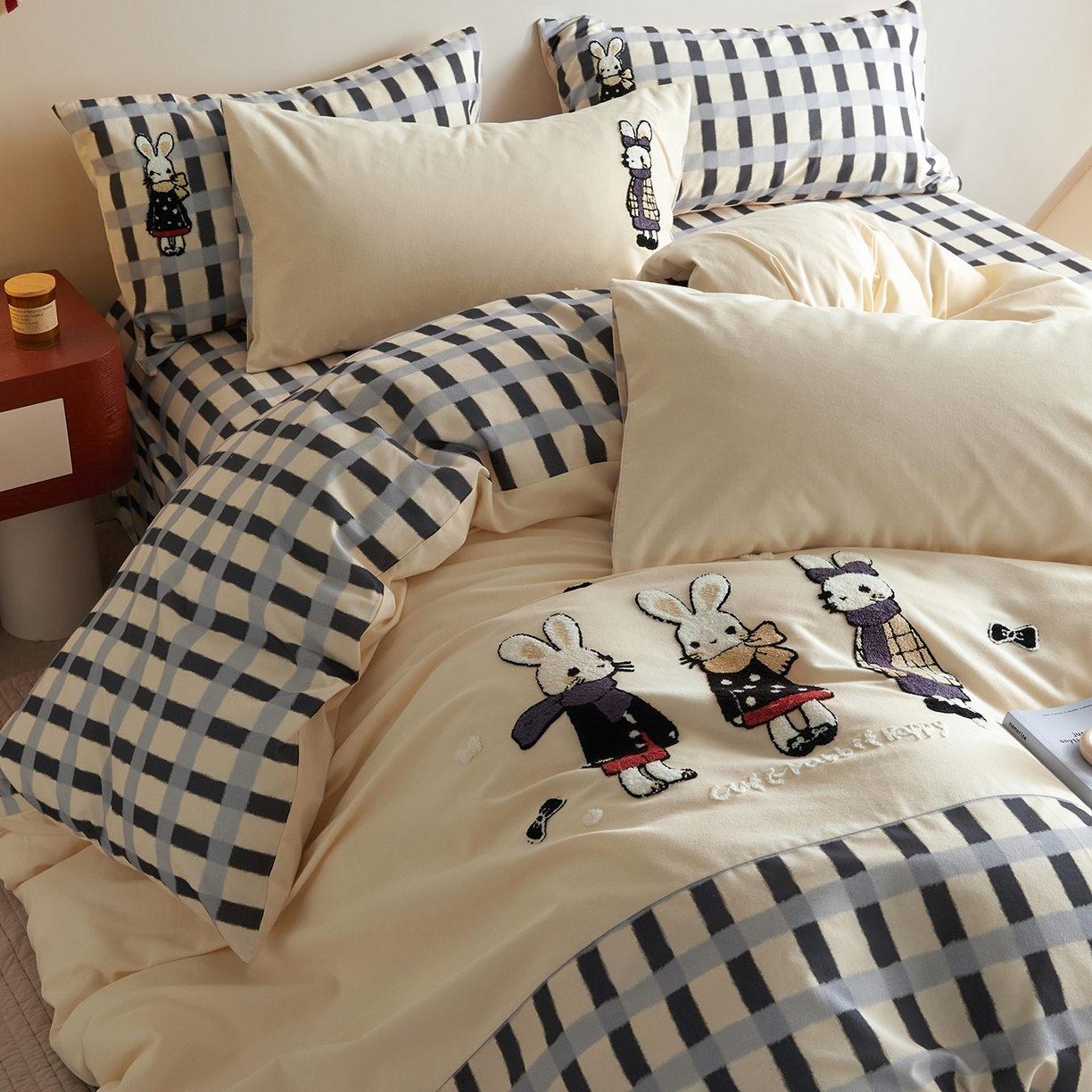 91家纺网 家纺一手货源 找家纺 （总）怡家居 2025新款全棉纯棉磨毛绣花四件套-拼接款