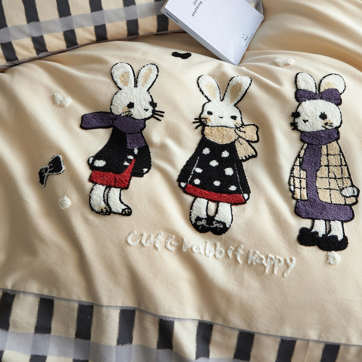 91家纺网 家纺一手货源 找家纺 （总）怡家居 2025新款全棉纯棉磨毛绣花四件套-拼接款