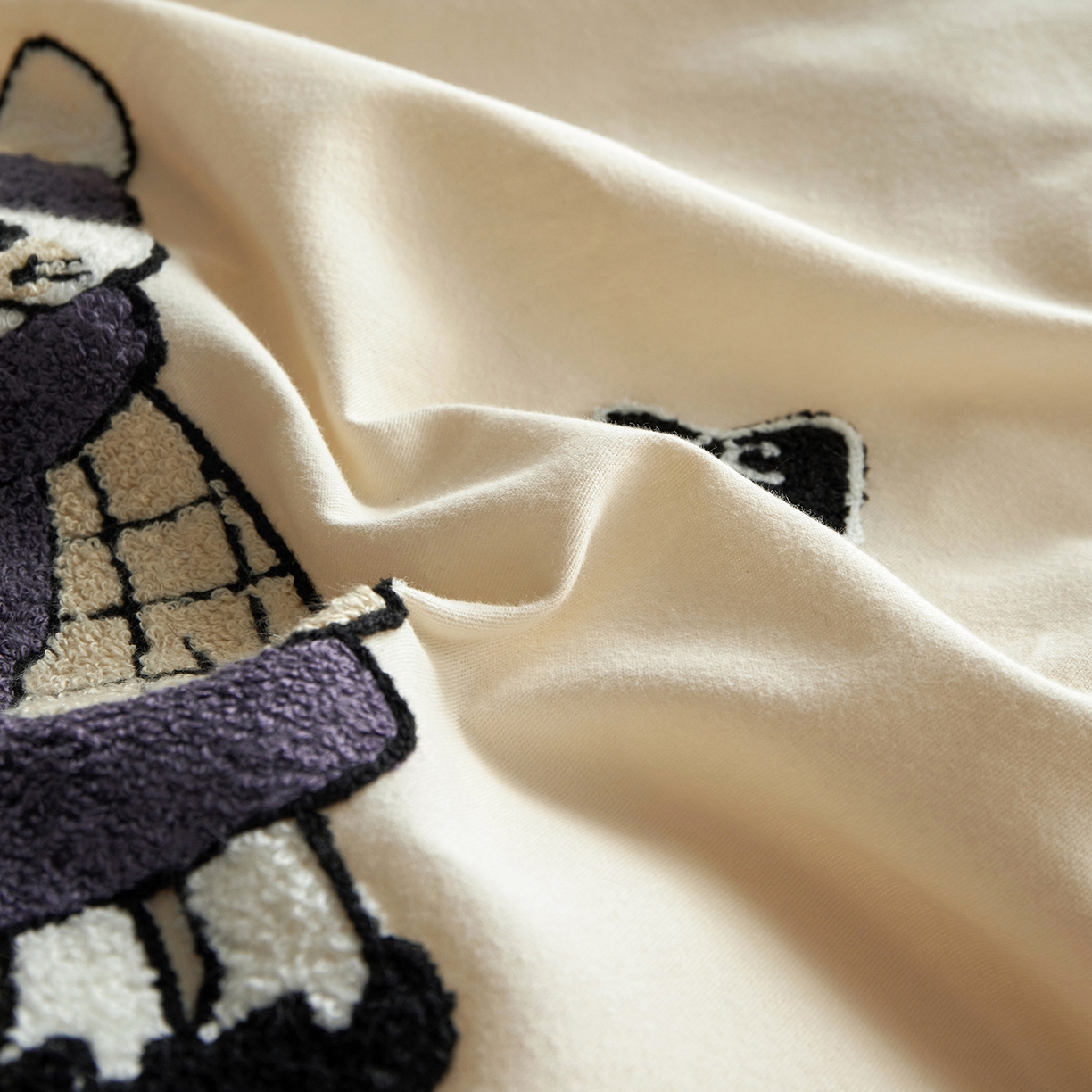 91家纺网 家纺一手货源 找家纺 怡家居 2025新款全棉纯棉磨毛绣花四件套-拼接款 格子小兔