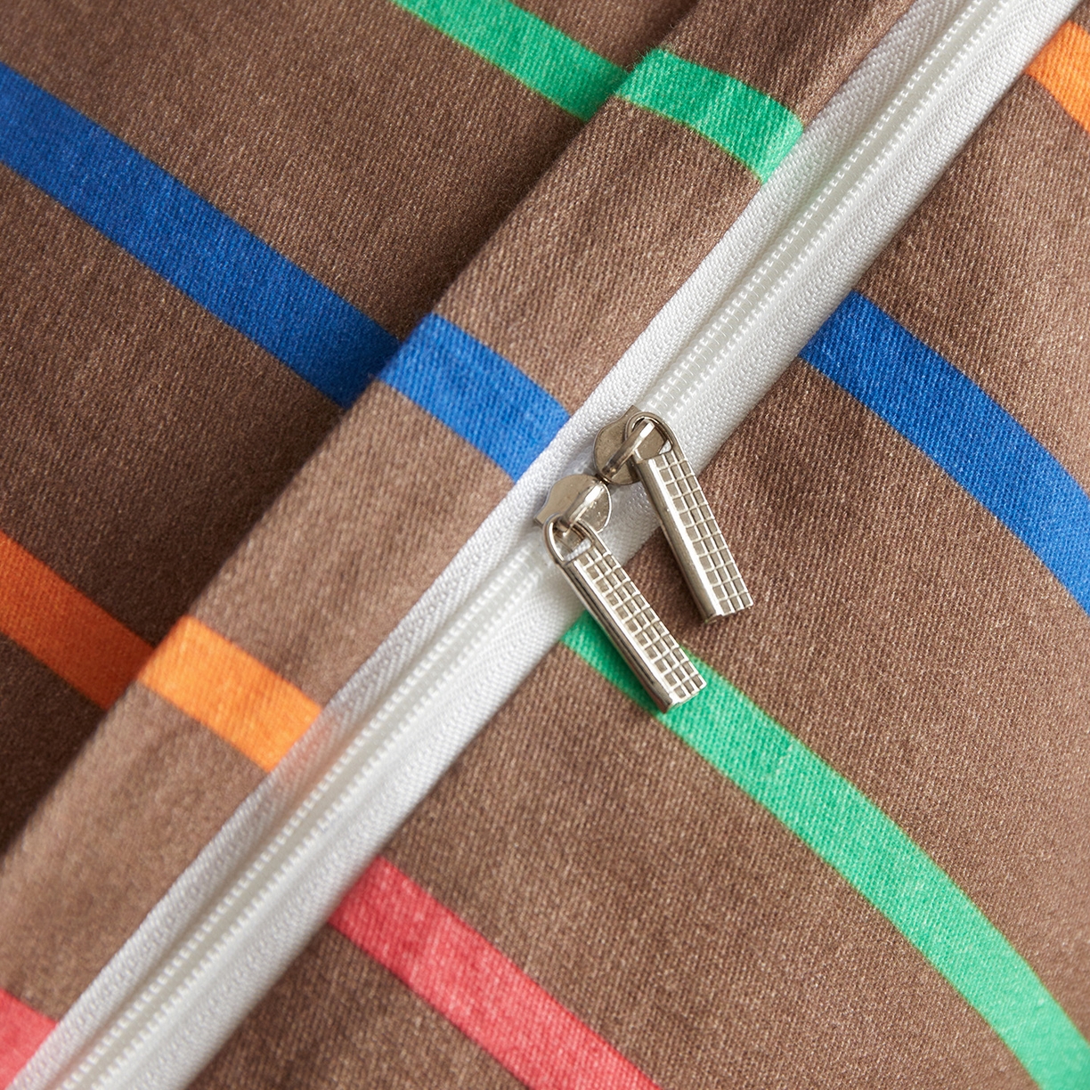 91家纺网 家纺一手货源 找家纺 怡家居 2025新款全棉纯棉磨毛绣花四件套-拼接款 曲奇饼干